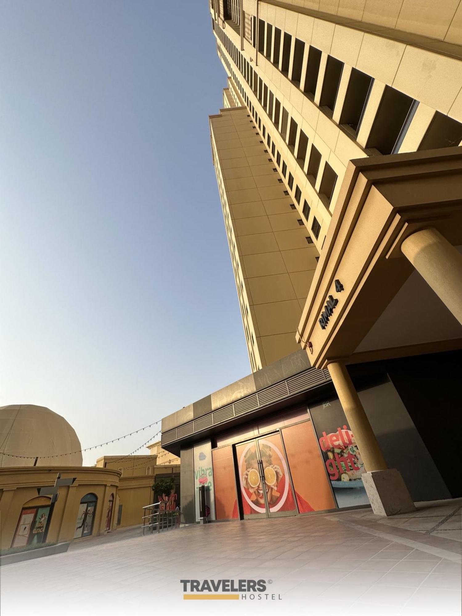 Travelers - Dubai Marina Hostel Экстерьер фото