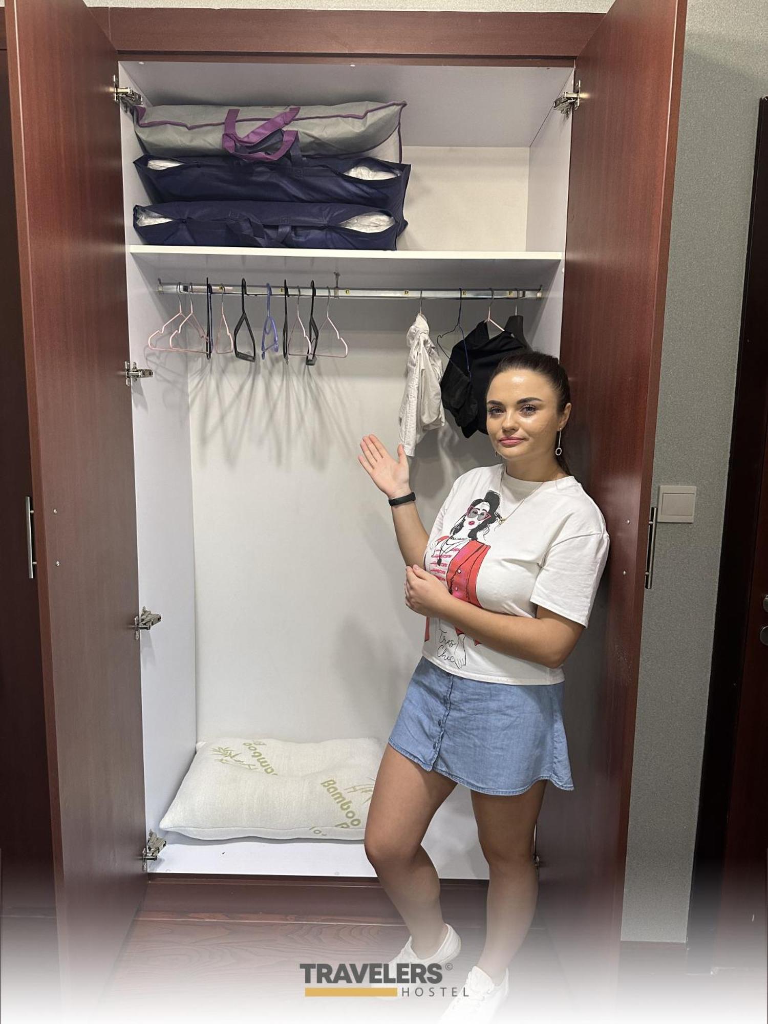 Travelers - Dubai Marina Hostel Экстерьер фото
