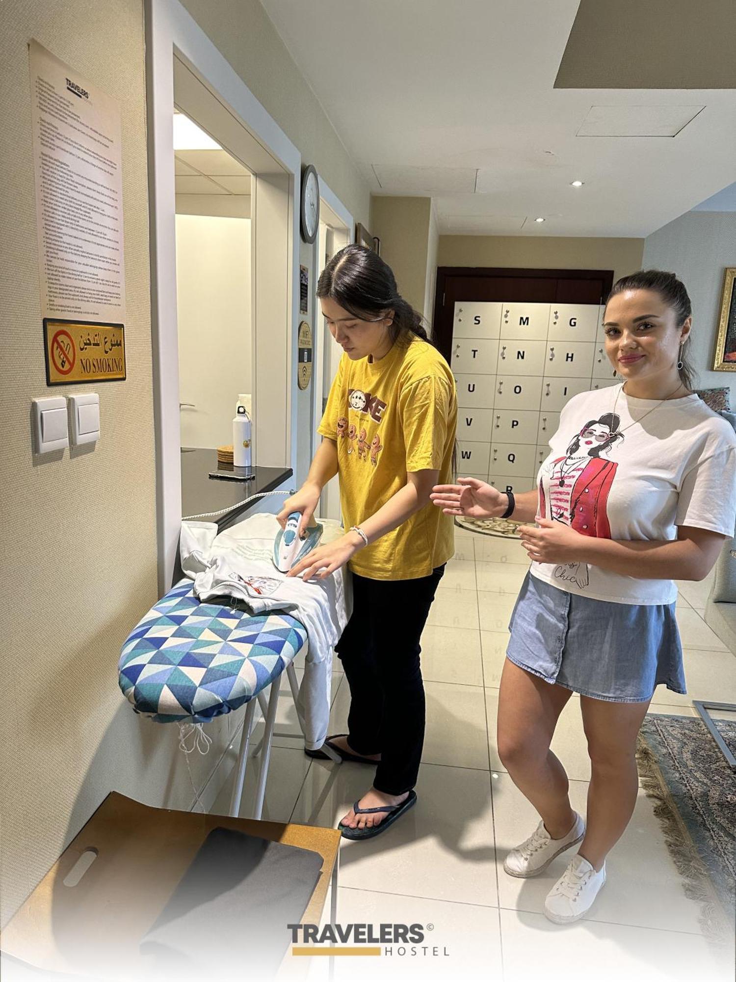 Travelers - Dubai Marina Hostel Экстерьер фото