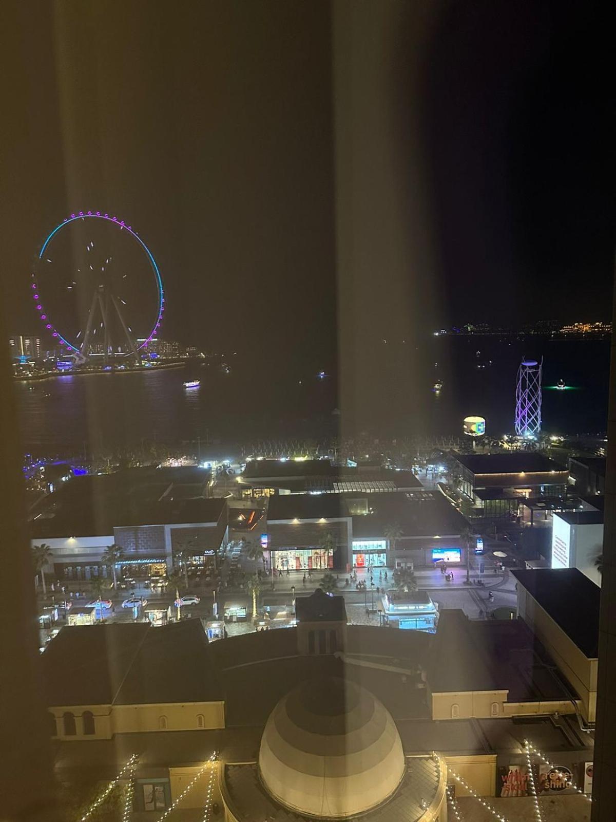 Travelers - Dubai Marina Hostel Экстерьер фото