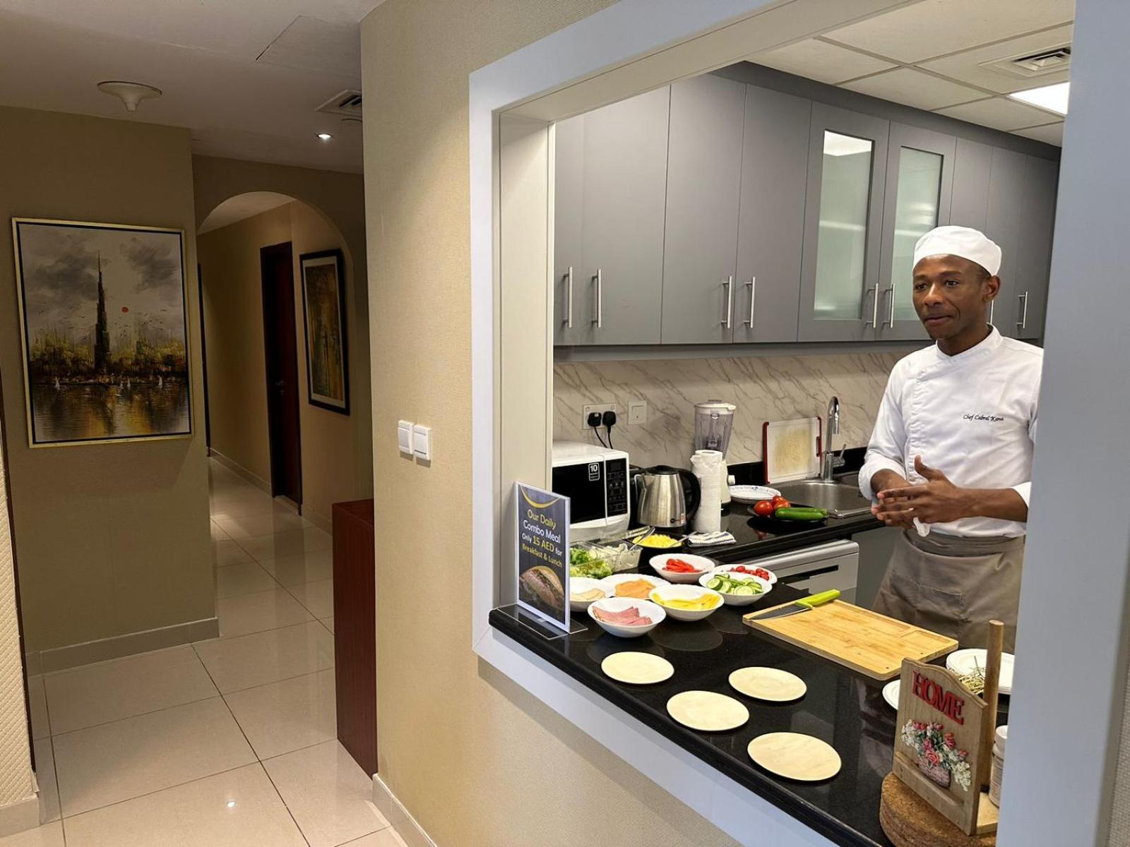 Travelers - Dubai Marina Hostel Экстерьер фото